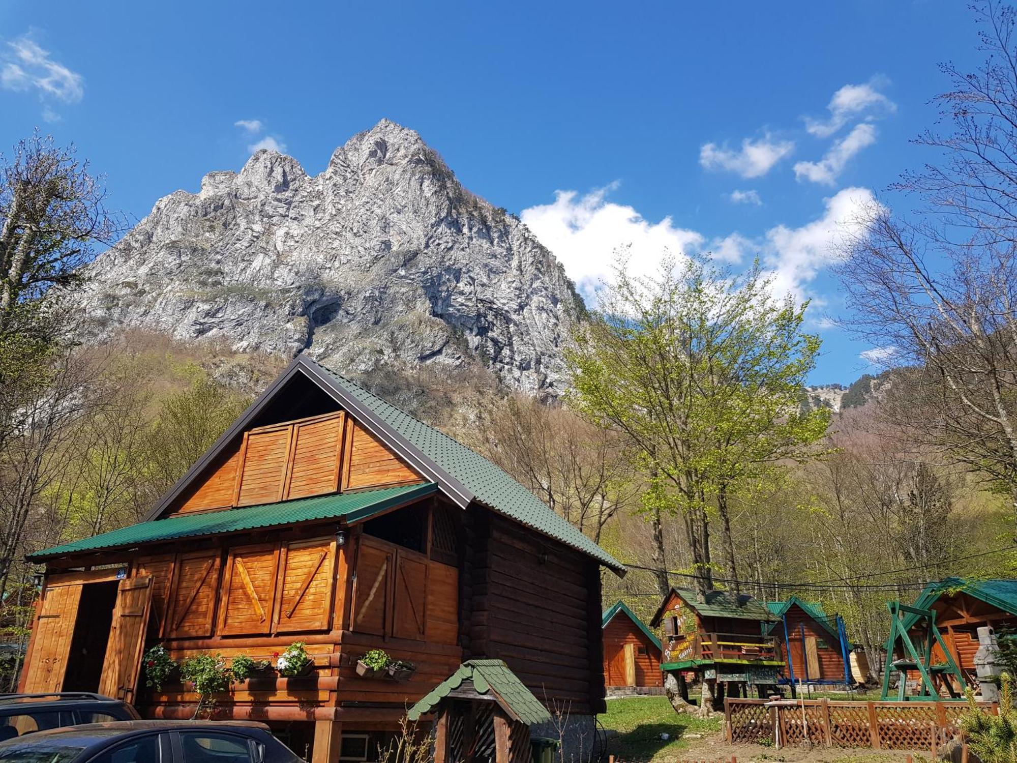 Prokletije Chalet Gusinje